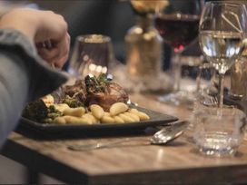 Feierabend-Flucht: Genussvolle Nacht in Levern Do-Fr