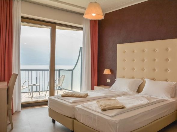 Doppelzimmer mit Seeblick