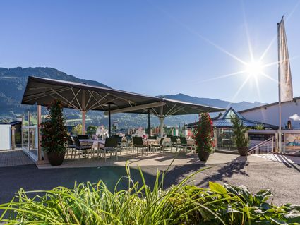 Urlaub an der Streif - 6 Tage im Aktivhotel Schweizerhof mit HP