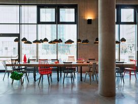2 Tage Kurzurlaub mit Frühstück im MOXY Vienna Airport