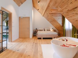 3 Tage - Wellness & Genuss für Zwei - Luxusmomente zwischen Weinbergen und Karst