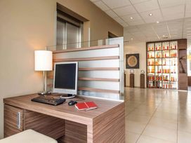 2 Tage Kurzurlaub mit Frühstück im Hotel ibis Friedrichshafen Airport Messe