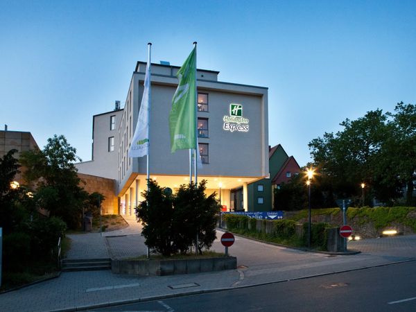 8 Tage Urlaub mit Frühstück im Holiday Inn Express Furth in Fürth, Bayern inkl. Frühstück