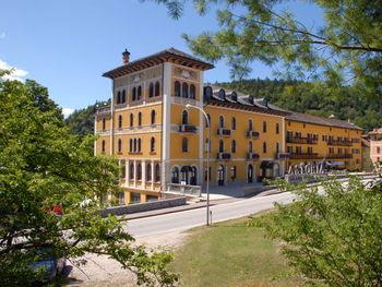 3 Tage Kurzurlaub in Lavarone mit Spa & Seeblick