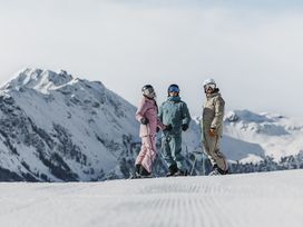 Ski, Schnee & Wintergenuss – Auszeit in den Bergen von Saalbach