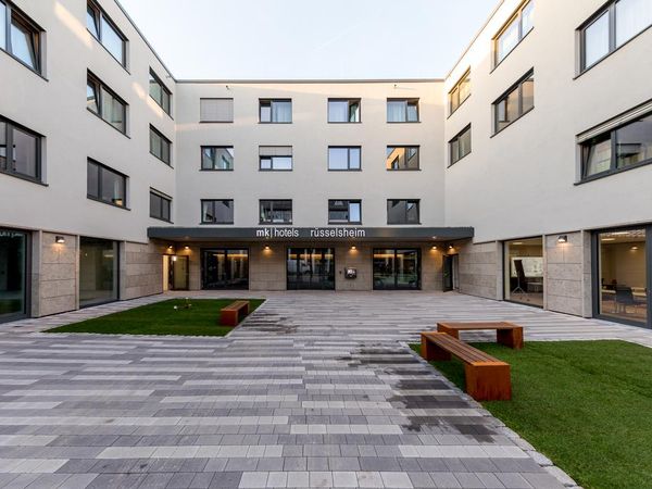 Sightseeing in Rüsselsheim und Frankfurt Nur Übernachtung