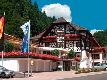 4 Tage im Flair Kurhotel Adlerbad mit HP