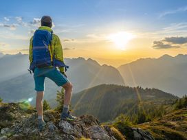 IHRE URLAUBSAUSZEIT  - 4 Nächte = 3  mit Halbpension