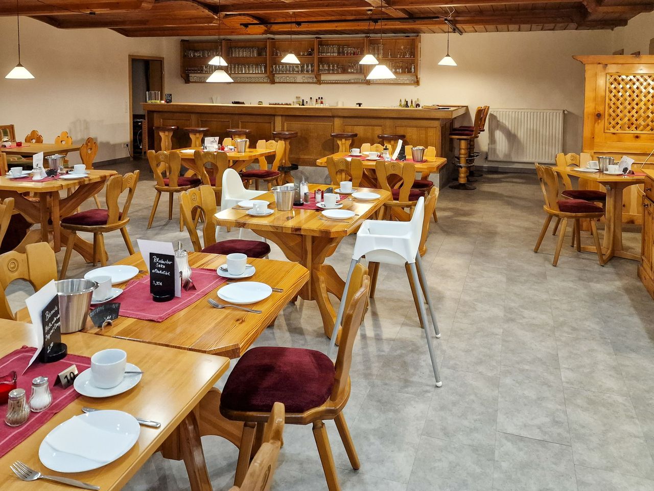 Wein, Wellness und Genuss / Gaumenschmaus & Saunaduft
