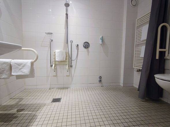 Barrierefreies Komfortzimmer