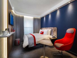 2 Tage mit Frühstück im Holiday Inn Express Wiesbaden