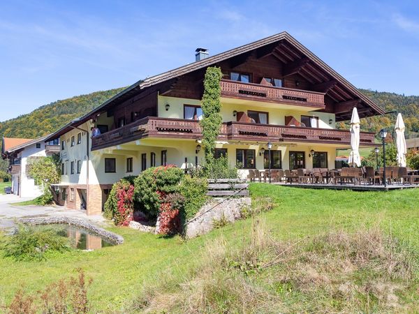 3 Tage Wasserspaß auf dem Chiemsee mit SUP oder Kajak in Ruhpolding, Bayern inkl. Halbpension