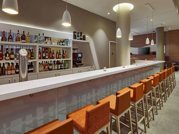 2 Tage Urlaub im Herzen Berlins mit Frühstück Hampton by Hilton Berlin City Centre Alexanderplatz inkl. Frühstück