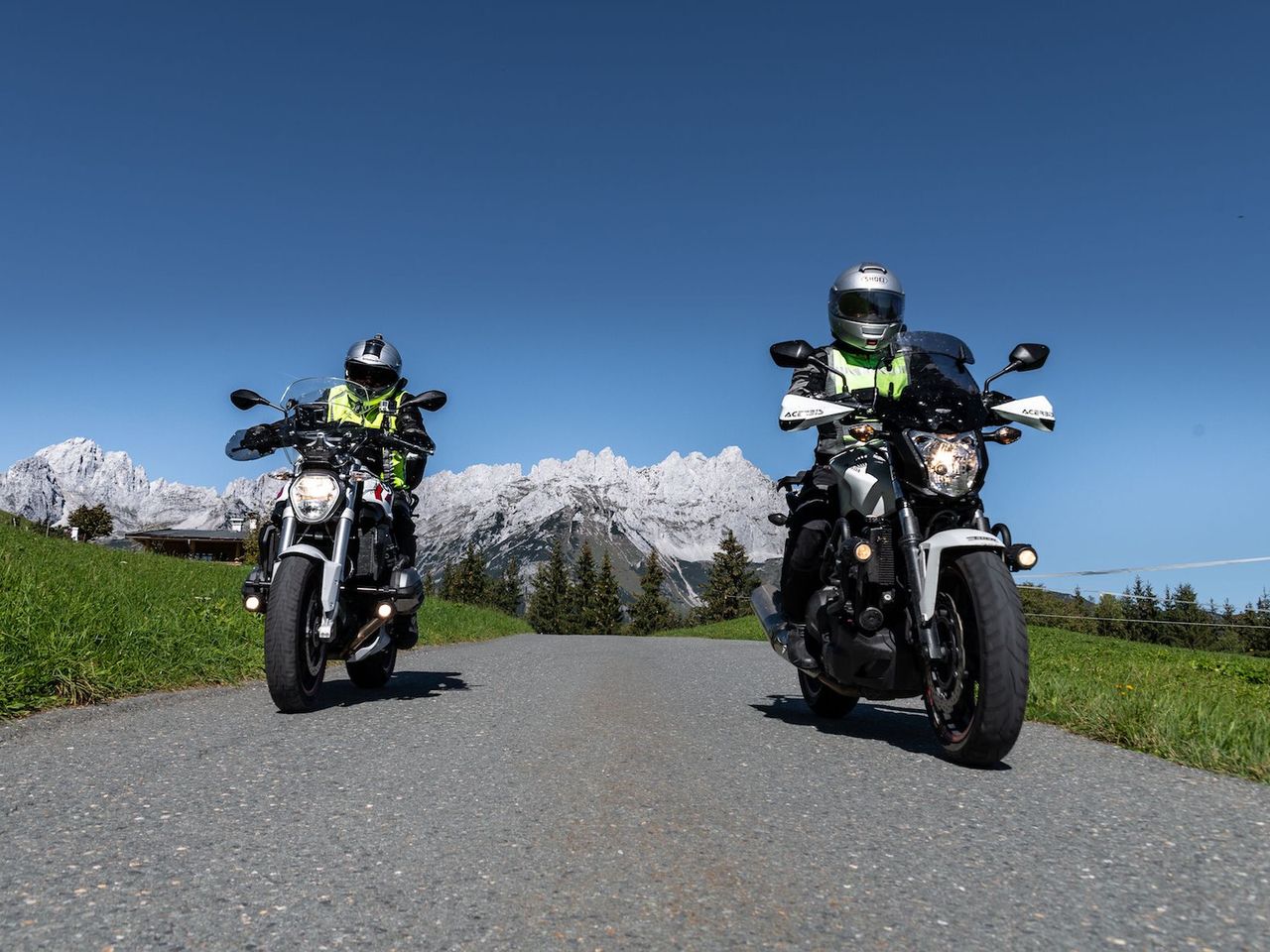 Motorradtouren durch die Kitzbüheler Alpen erleben