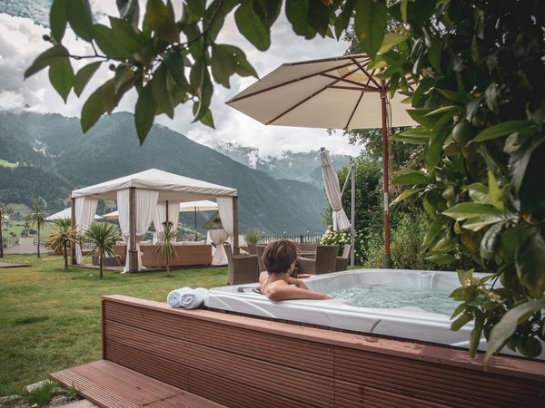 Tirol. Zillertal. Alpenblick. 7 Tage reinster Urlaub in Schwendau inkl. Halbpension