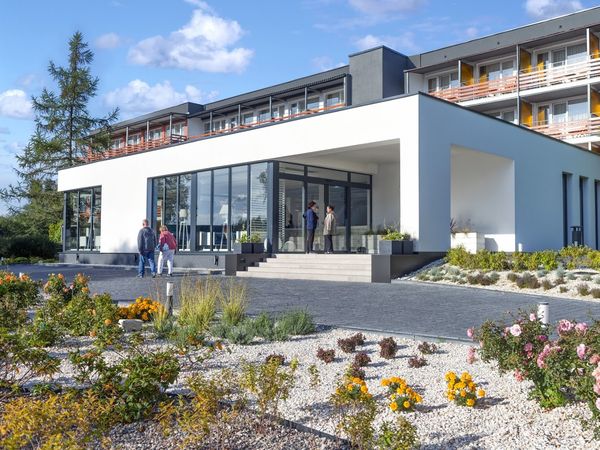 8 Tage Eine Woche am Meer mit frischer Ostseebrise Kurhaus Bryza in Kolberger Deep (Dźwirzyno), Westpommern inkl. Halbpension