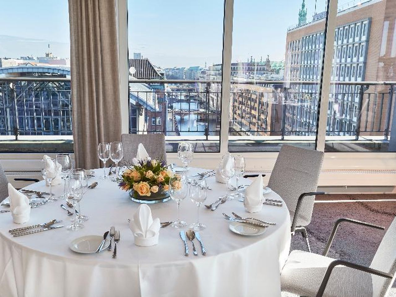 Hansestadt erkunden im Steigenberger Hotel Hamburg