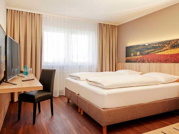 Sunday Hotel Stuttgart Herrenberg