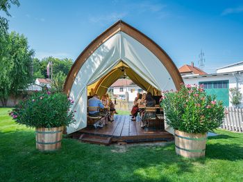 Weinfass-Chalet Deluxe & Romantik-Wellness