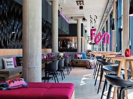 2 Tage Kurzurlaub mit Frühstück im MOXY Vienna Airport