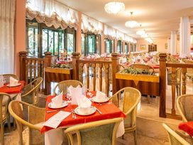 4 Tage im Park Hotel Oasi in Garda mit HP