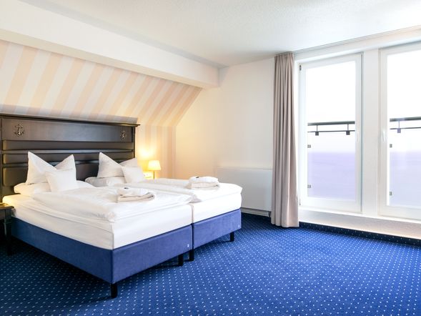 Doppelzimmer STANDARD mit Balkon und Meerblick