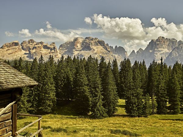 Deine Dolomiten-Auszeit: 4 Tage in der Sonne Sole in Vigo di Fassa, Trentino-Südtirol inkl. Halbpension