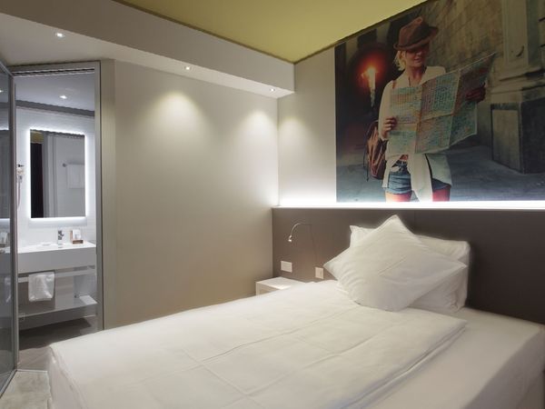 8 Tage Urlaub am Lago Maggiore in Locarno Frühstück