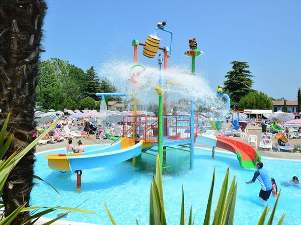 Wasserpark und Strand – 4 Tage am Gardasee in Peschiera del Garda, Venetien inkl. Frühstück