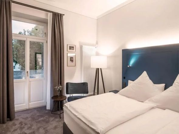 Doppelzimmer SUPERIOR mit Kingsize Bett und Balkon