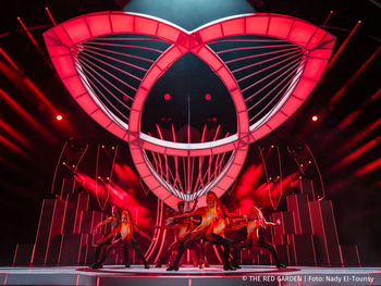 FALLING IN LOVE Friedrichstadt-Palast mit Ticket und Hotel