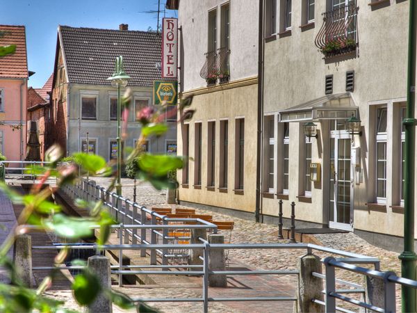 Mecklenb. Seenplatte: Silvesterzauber in Altentreptow, Mecklenburg-Vorpommern Halbpension