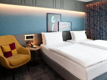 3 Tage im Holiday Inn Hamburg-HafenCity mit Frühstück