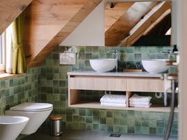 3 Tage - Wellness & Genuss für Zwei - Luxusmomente zwischen Weinbergen und Karst