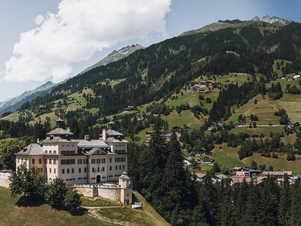 Südtiroler Bergidylle im Hotel Almarett erleben