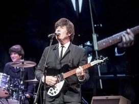 All you need is love - Das Beatles Musical in Berlin mit Ticket und Hotel