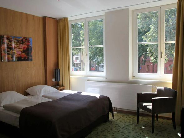 Doppelzimmer mit Kingsize Bett