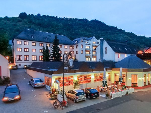 4 Tage am Rhein im Schloss-Hotel Petry mit HP in Treis-Karden, Rheinland-Pfalz inkl. Halbpension