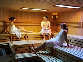 2 Tage mit Weihnachtslunch im Pullman Stuttgart