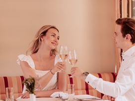 Wellnesszeit im einzigartigen Wohlfühlhotel im Thermen- & Vulkanland inkl. Abendmenü | 4 Nächte