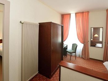 Bild 12 von 66