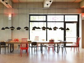 2 Tage Kurzurlaub mit Frühstück im Moxy Frankfurt Eschborn Hotel