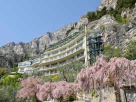 4 Tage Gardasee-Auszeit in Limone mit mediterranem Flair und Seeblick ⭐