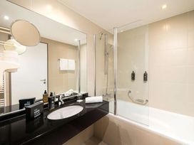 2 Tage im Elaya Hotel Hamburg mit Frühstück