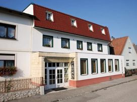 3 Tage Kurzurlaub mit Frühstück in {cityName}