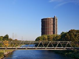 CIRCUS-THEATER RONCALLI- Circus meets Schlager in Oberhausen mit Hotel