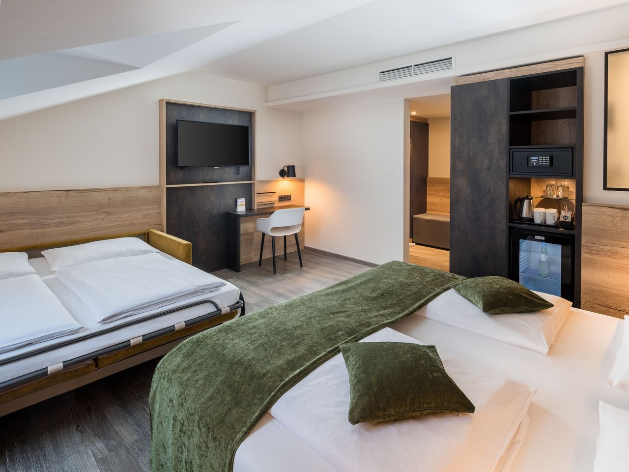 Vierbett-Familienzimmer (mind. 3 Personen)