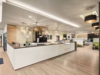 2 Tage Kurzurlaub mit Frühstück im Super 8 Munich City North Hotel