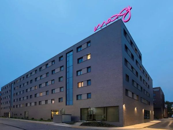 8 Tage Urlaub mit Frühstück im Moxy Hamburg Altona inkl. Frühstück