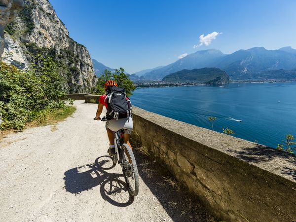 7 Tage Entspannung am schönsten See Italiens in Garda, Venetien inkl. Halbpension